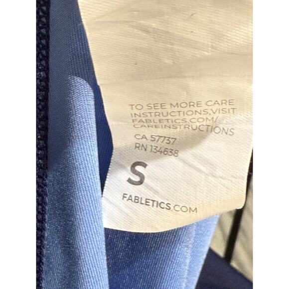 Fabletics Ultra-Cool High Waist Liberty Star Print Leggings. Size Small - Picture 4 of 5